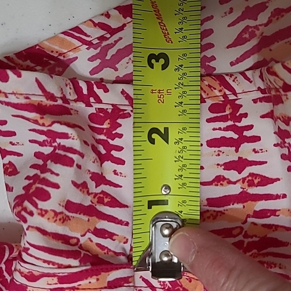 Vineyard Vines women's shorts with a vibrant pink and orange pattern size Large - Picture 9 of 10